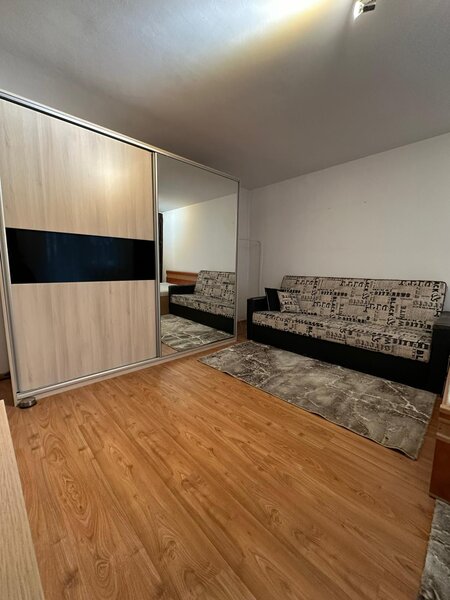 Metrou Brancoveanu, garsoniera 40 mp,